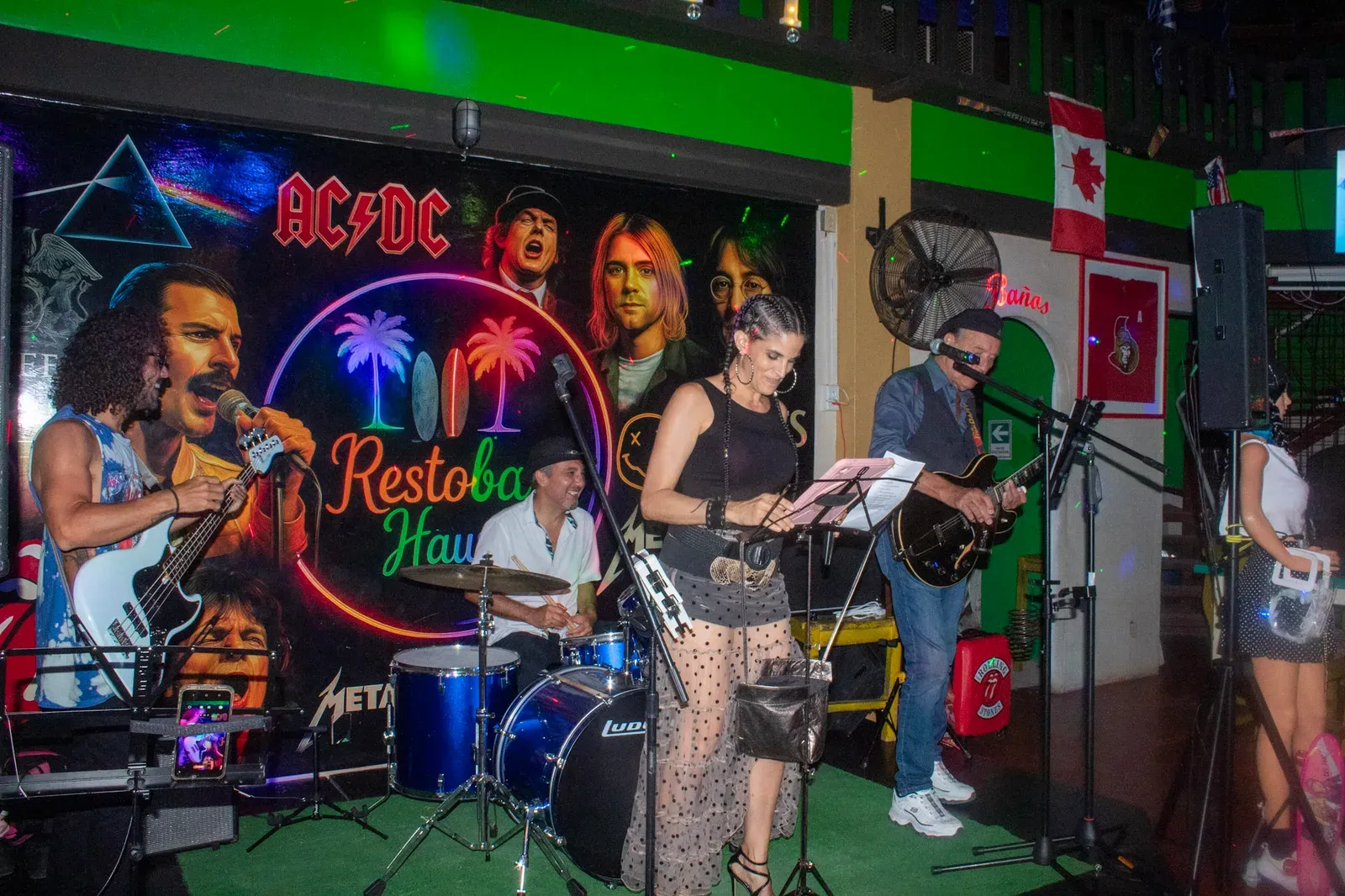 Noche de música en vivo